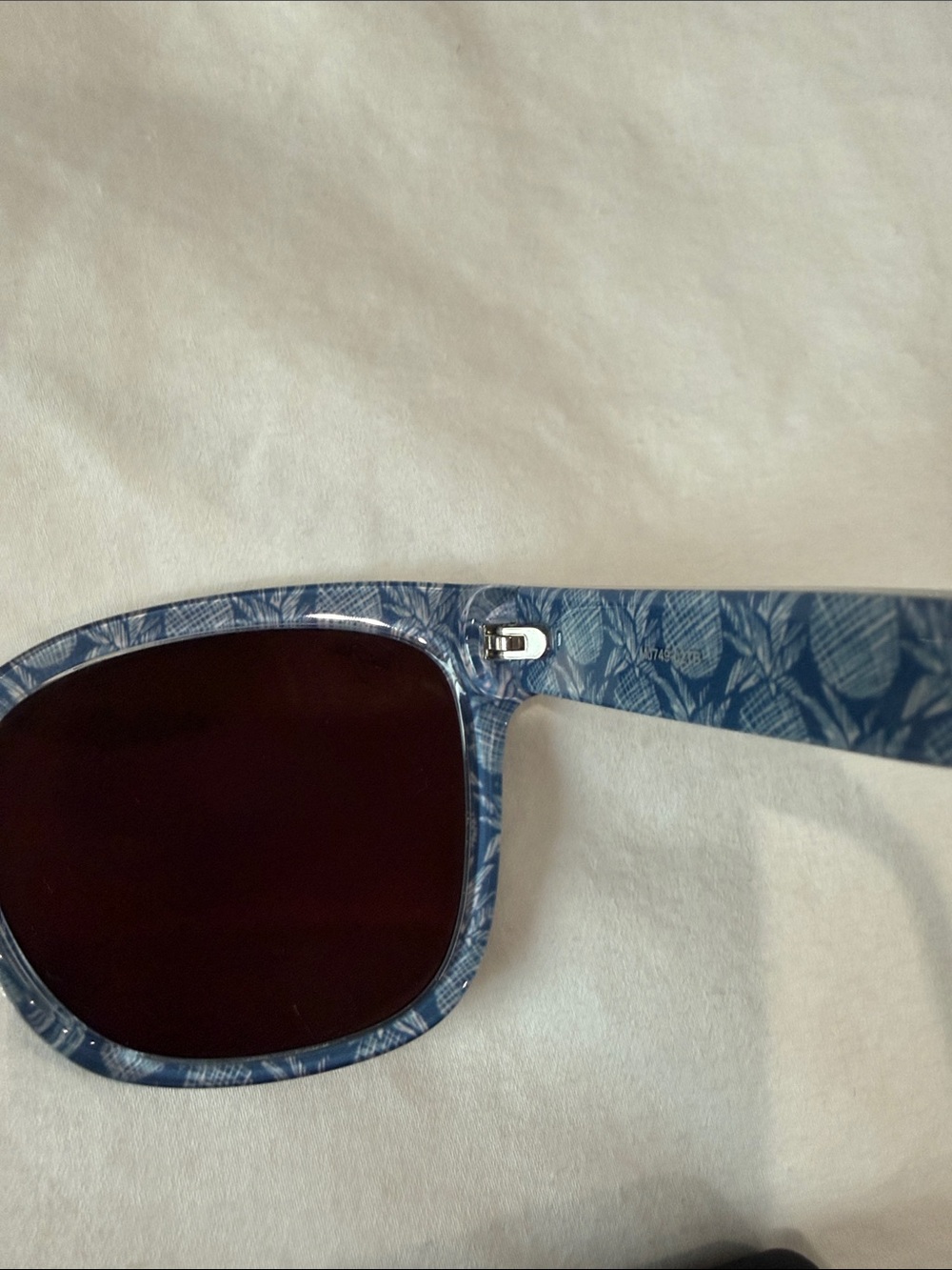 Maui Jim Black Frame Sunglasses with Pink-Orange Mirrored Lenses - Picture 3 of 4